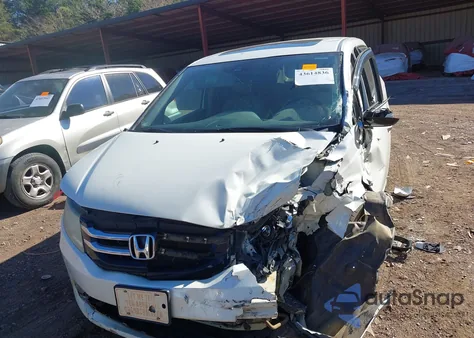 2016 Honda Odyssey Touring/Touring Elite z USA, uszkodzony, nr VIN 5FNRL5H94GB047798